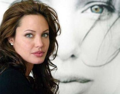 Jolie: Konuşabileceğim tek bir arkadaşım yok