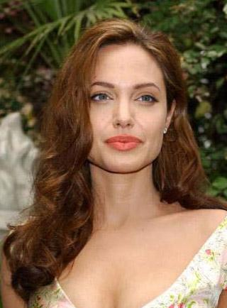 Jolie: Konuşabileceğim tek bir arkadaşım yok