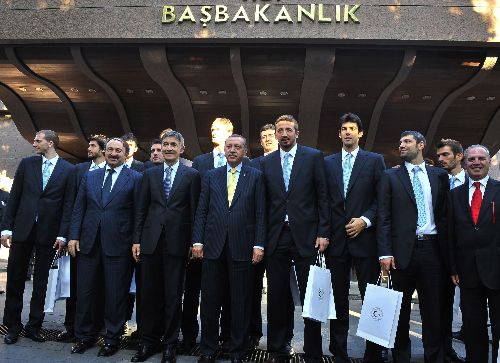 Başbakan ödüllerini verdi