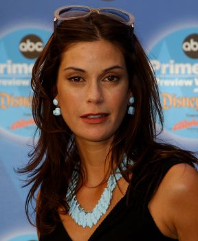 Teri Hatcher 