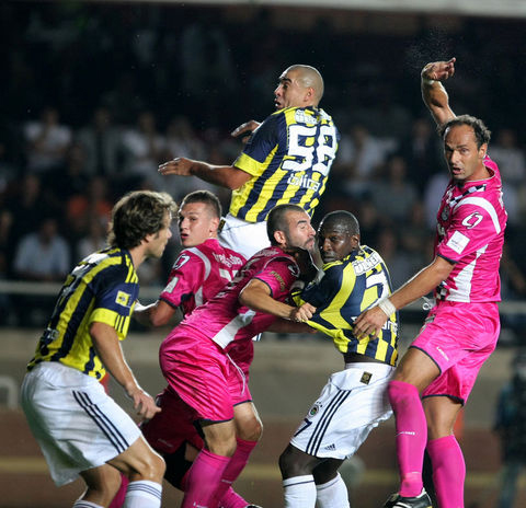 Ali Sami Yen'de Fener alayı