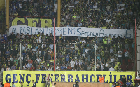 Ali Sami Yen'de Fener alayı