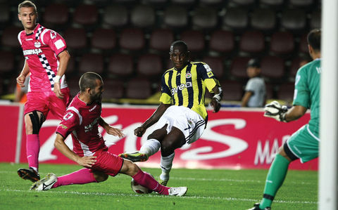 Ali Sami Yen'de Fener alayı