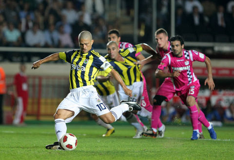 Ali Sami Yen'de Fener alayı