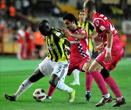 Ali Sami Yen'de Fener alayı