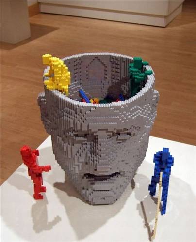 Şaşırtıcı lego sanatı