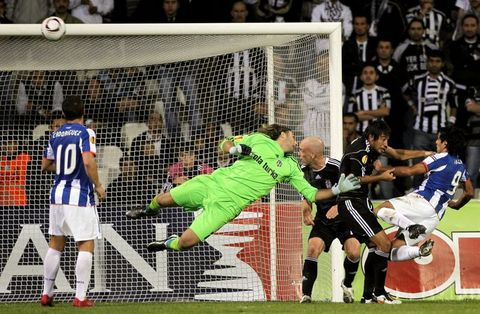 Kartal Porto'ya boyun eğdi