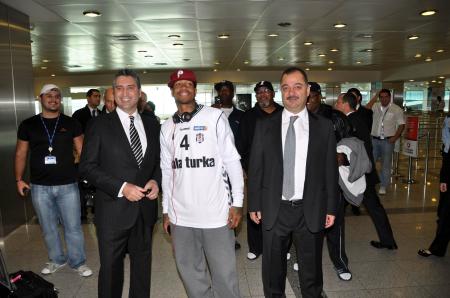 Iverson İstanbul'a geldi