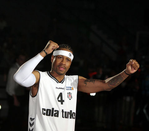  Iverson imzayı attı şov yaptı