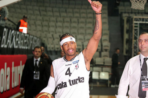  Iverson imzayı attı şov yaptı