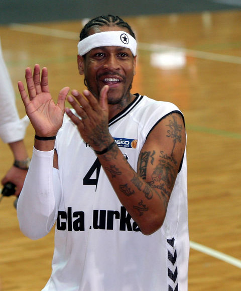  Iverson imzayı attı şov yaptı