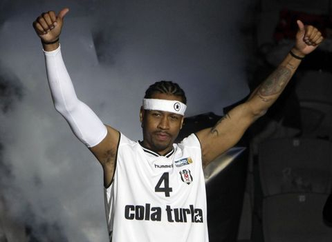  Iverson imzayı attı şov yaptı