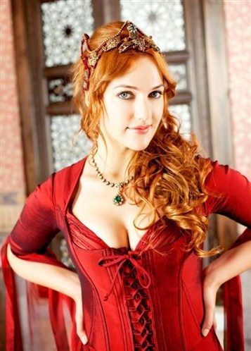 Meryem Uzerli Türkiye'ye dönüyor