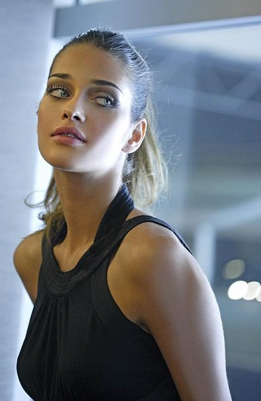 Ana Beatriz Barros