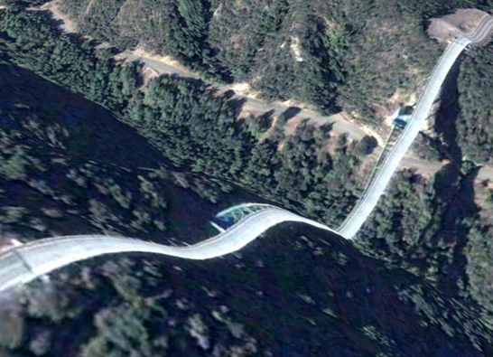 Google Earth yolları yamulttu!