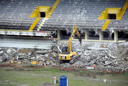 Ali Sami Yen'in yıkımına başlandı