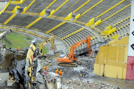 Ali Sami Yen'in yıkımına başlandı