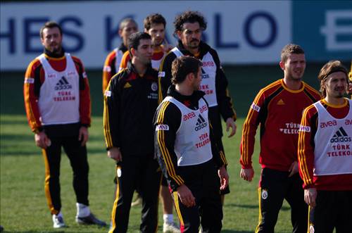 Galatasaray'da 15 futbolcu yolcu