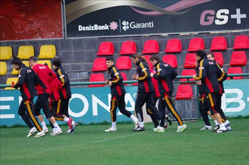 Galatasaray'da 15 futbolcu yolcu