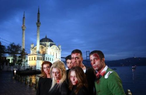 Zombie yürüyüşü başladı