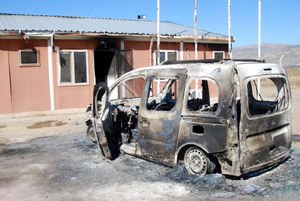 PKK’lılar havaalanı inşaatını bastı