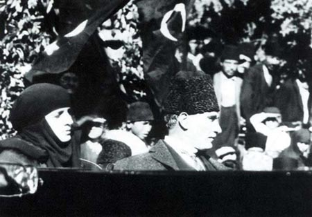 Atatürk'ten Kareler