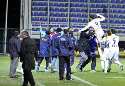 Futbolculara bedelli müjdesi