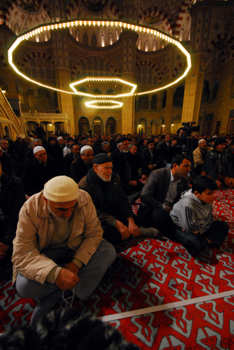 Mevlid Kandili'nde camiler doldu taştı