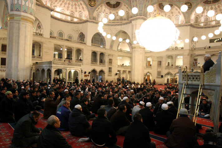 Mevlid Kandili'nde camiler doldu taştı