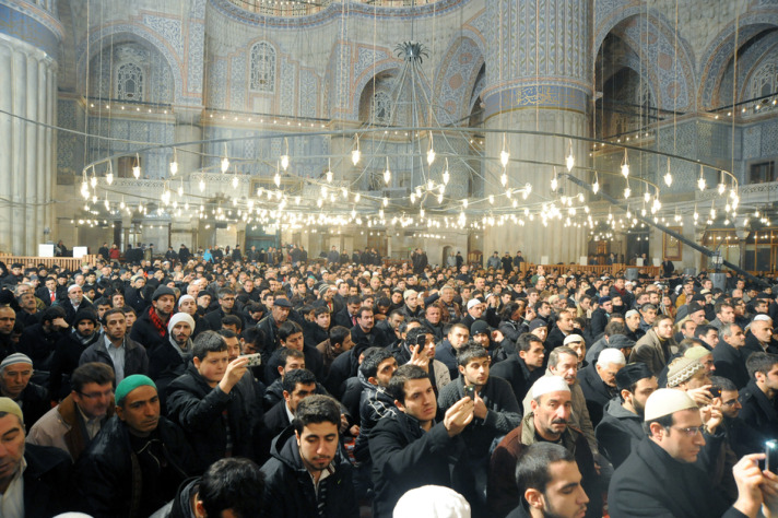 Mevlid Kandili'nde camiler doldu taştı