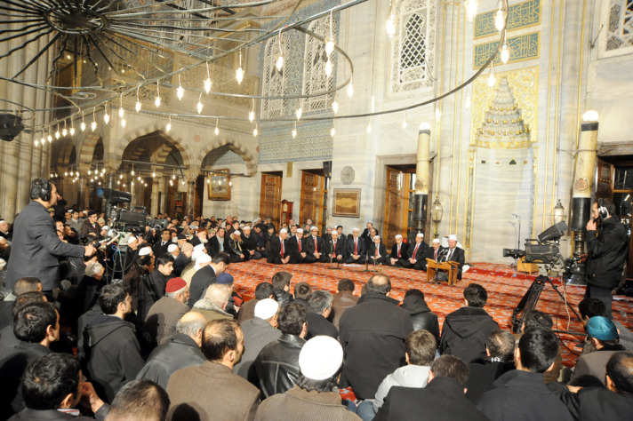 Mevlid Kandili'nde camiler doldu taştı