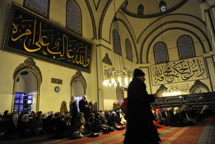 Mevlid Kandili'nde camiler doldu taştı