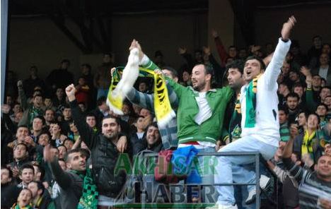 Futbol sahalarındaki en garip cisimler