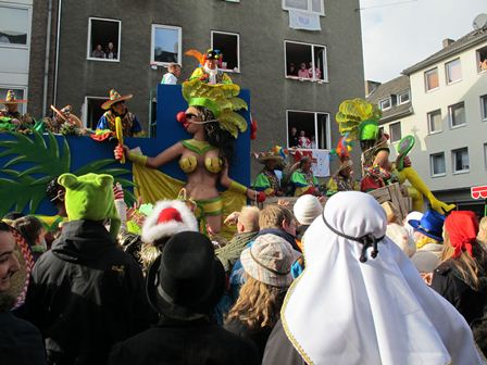 Köln'de Rio karnavalı coşkusu