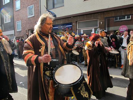 Köln'de Rio karnavalı coşkusu