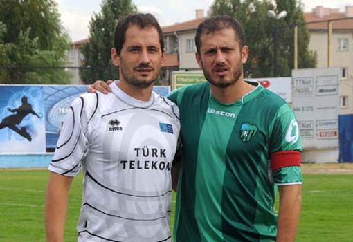 Kardeş futbolcular