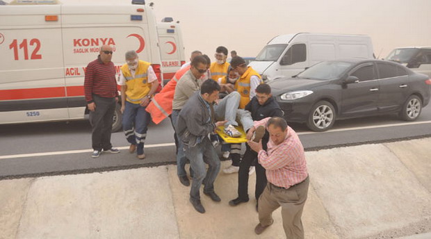 Konya'daki fırtına kazaya neden oldu