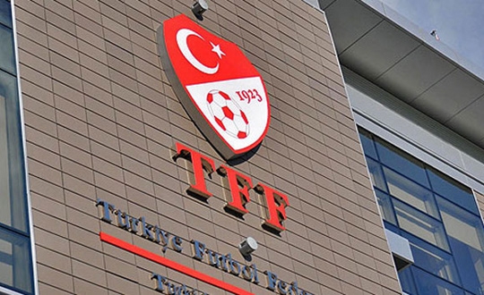 Futbol ırkçılık tartışmaları