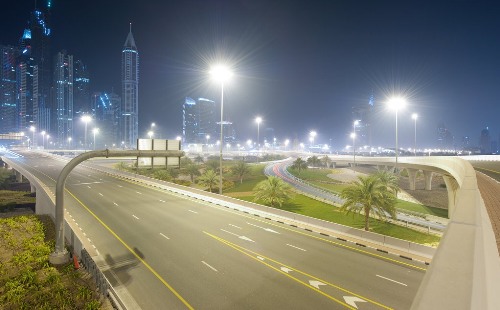 Dubaı'de otelin tepesinde tenis kortu