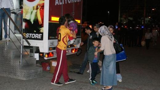 Galatasaray'ın şampiyonluğu dört bir yanda kutlandı