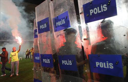 Zorlu derbi sonrası yaşanan olaylar