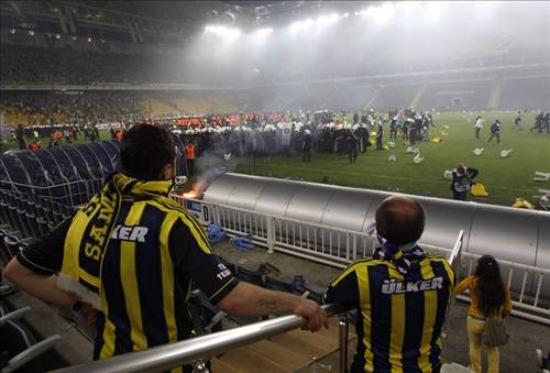 Zorlu derbi sonrası yaşanan olaylar