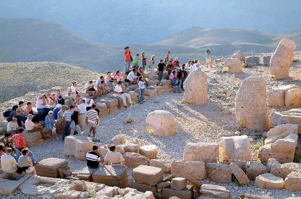 Nemrut Dağı ve Mezarın Sırrı