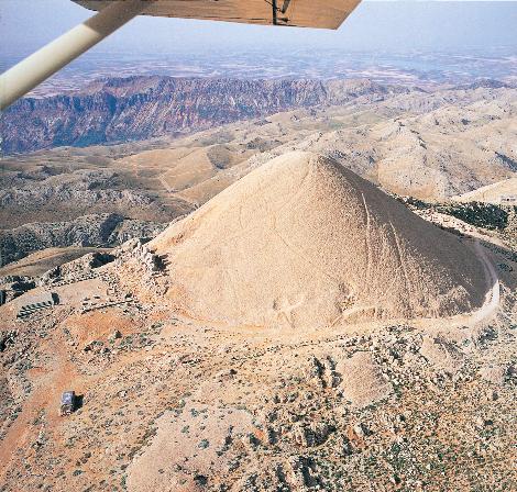 Nemrut Dağı ve Mezarın Sırrı