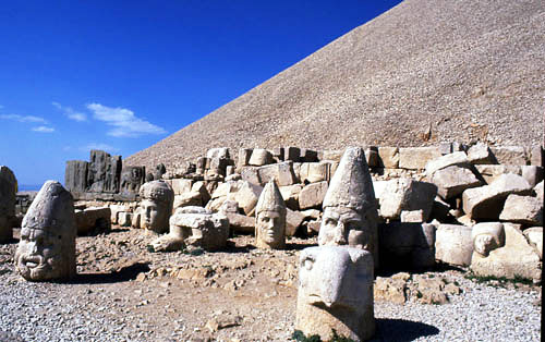 Nemrut Dağı ve Mezarın Sırrı