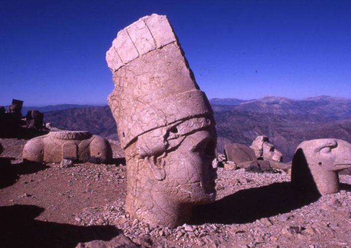 Nemrut Dağı ve Mezarın Sırrı