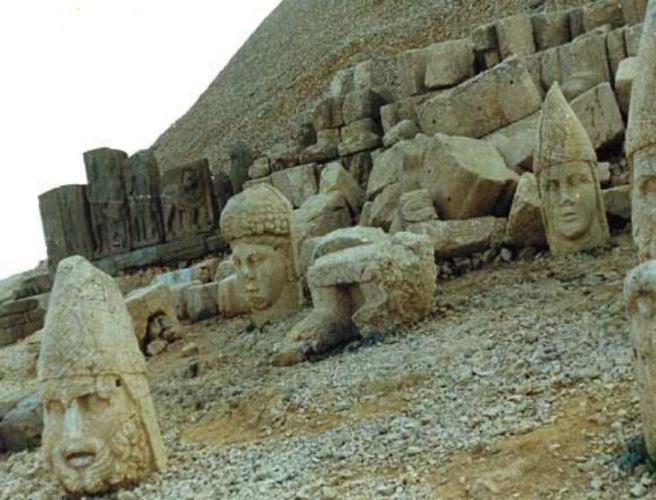 Nemrut Dağı ve Mezarın Sırrı