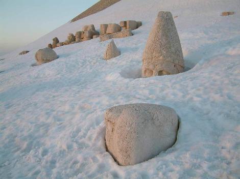 Nemrut Dağı ve Mezarın Sırrı