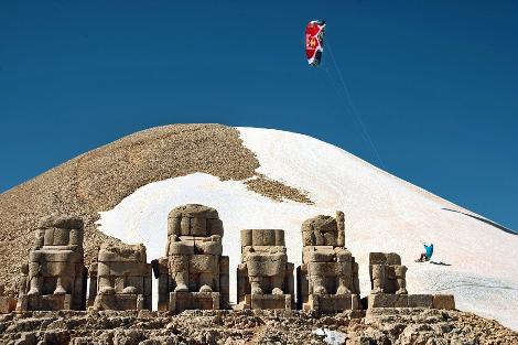 Nemrut Dağı ve Mezarın Sırrı