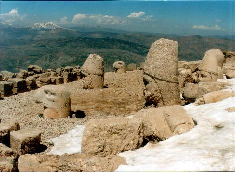 Nemrut Dağı ve Mezarın Sırrı